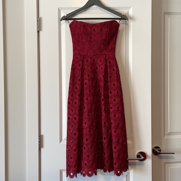 NICHOLAS dress. - Picture 2 of 5